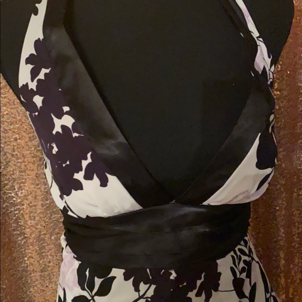 Women’s Sz 6 Dress Purple Black White Floral Stretch - Picture 2 of 4